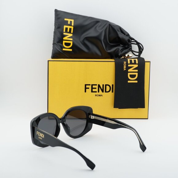 Fendi FE40137F 01A Butterfly Sunglasses - Black/Grey main image 5